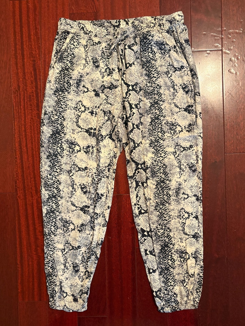 Soft Joie Snake-Print Jogger Pants Size Small
